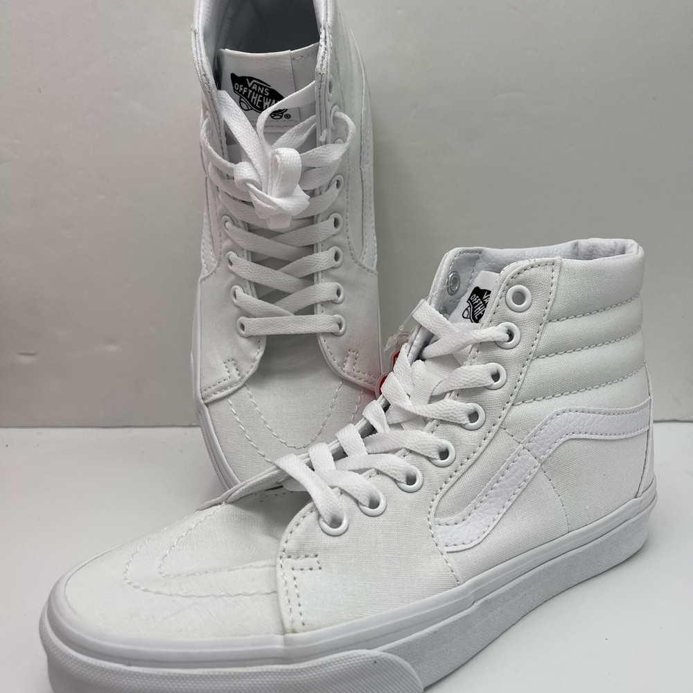 Vans WMNS Sk8-Hi Sneakers
True White
VN000D5IW00
Lifestyle, Original Icon, Canva - Picture 15 of 16